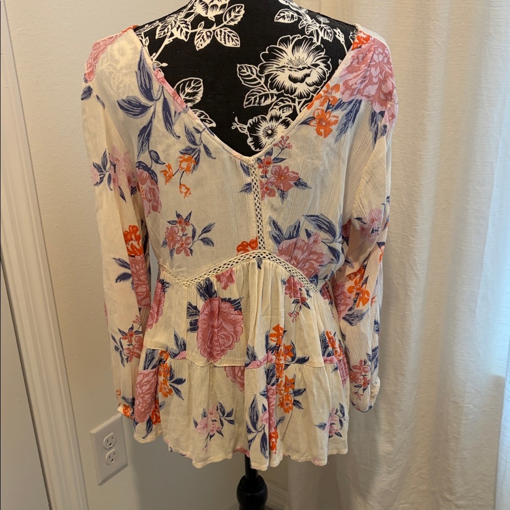 Angie Cream Blouse with Pink and Orange Floral Design - Picture 4 of 7